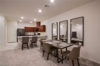 Photo #4: 2328057 Listing