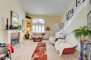 Photo #4: 2328060 Listing