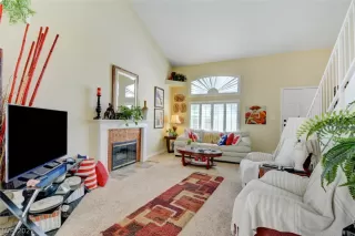 Photo #5: 2328060 Listing