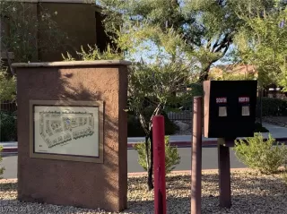 Photo #3: 2328068 Listing 