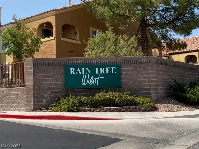 MLS: 2328086 Condo For Sale