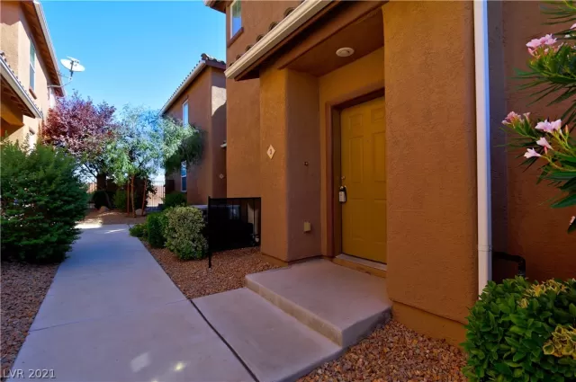 MLS: 2328091 Condo For Sale