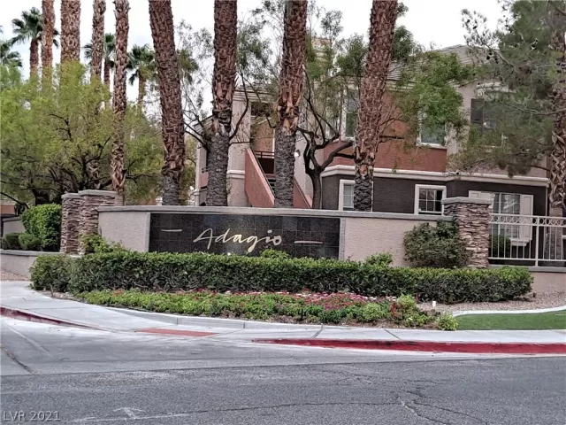 MLS: 2328092 Condo For Sale