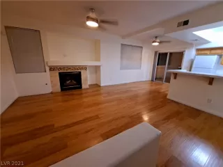 Photo #6: 2328092 Listing 