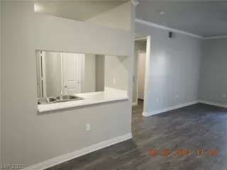 Photo #6: 2328119 Listing 