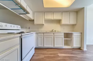 Photo #2: 2328137 Listing 