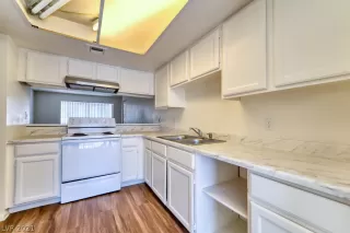 Photo #3: 2328137 Listing 