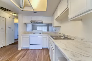 Photo #4: 2328137 Listing 