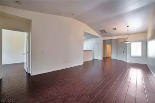 Photo #4: 2328171 Listing 