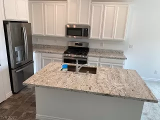 Photo #4: 2328195 Listing 