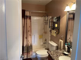 Photo #2: 2328202 Listing