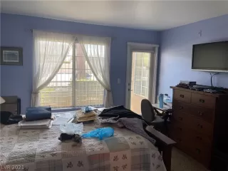 Photo #4: 2328202 Listing