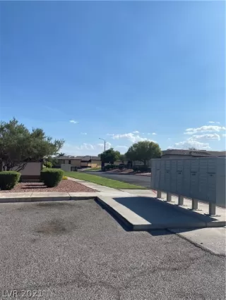 Photo #3: 2328205 Listing 