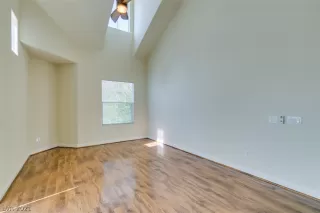 Photo #6: 2328216 Listing 