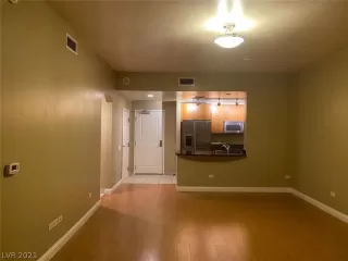 Photo #2: 2328232 Listing