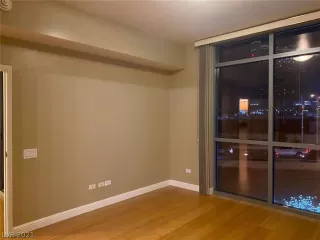 Photo #3: 2328232 Listing