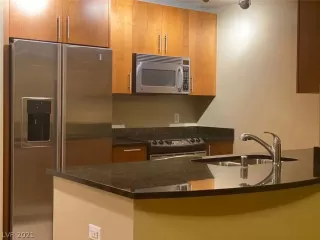 Photo #4: 2328232 Listing