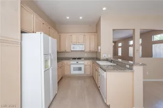 Photo #1: 2328233 Listing 