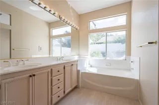 Photo #3: 2328233 Listing 