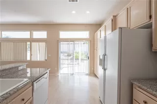 Photo #6: 2328233 Listing 