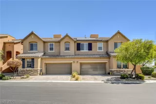 Photo #3: 2328247 Listing