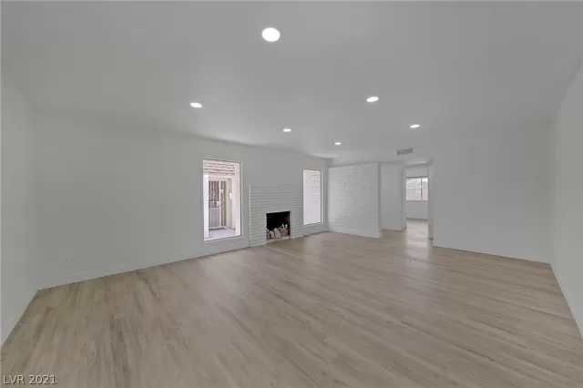 MLS: 2328257 Condo For Sale