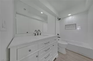 Photo #3: 2328257 Listing