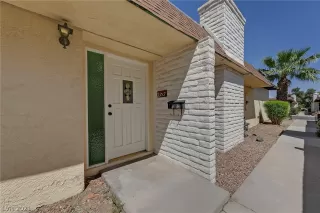 Photo #4: 2328257 Listing