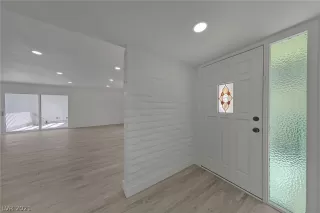 Photo #5: 2328257 Listing