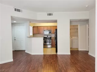 Photo #1: 2328267 Listing 