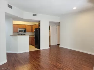 Photo #6: 2328267 Listing 