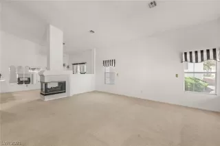 Photo #2: 2328269 Listing 