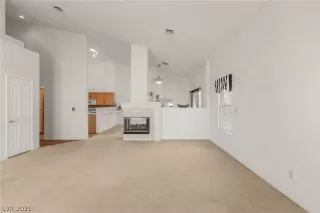 Photo #3: 2328269 Listing 