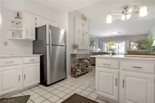 Photo #2: 2328270 Listing 