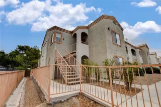 Photo #1: 2328284 Listing