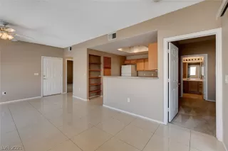 Photo #3: 2328284 Listing