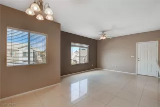 Photo #4: 2328284 Listing