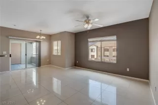 Photo #5: 2328284 Listing