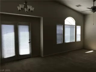 Photo #2: 2328292 Listing