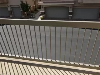 Photo #5: 2328292 Listing