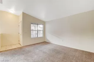 Photo #6: 2328298 Listing