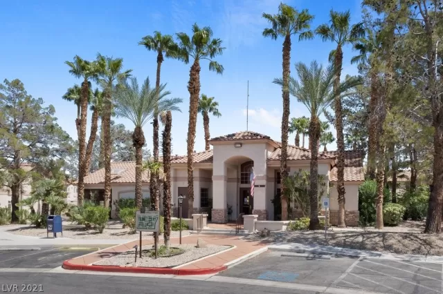 MLS: 2328320 Condo For Sale