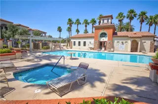 Photo #4: 2328324 Listing