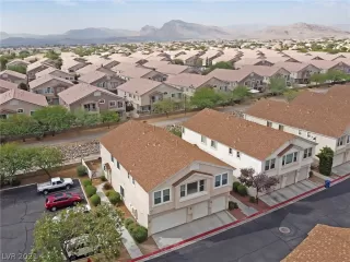 Photo #2: 2328325 Listing