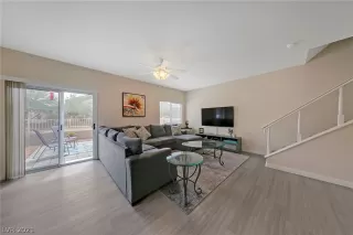 Photo #3: 2328325 Listing