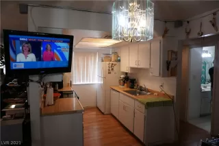 Photo #3: 2328334 Listing