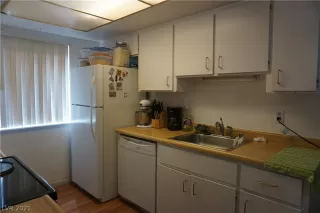 Photo #5: 2328334 Listing