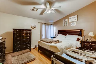 Photo #5: 2328338 Listing