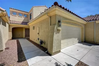 Photo #2: 2328385 Listing