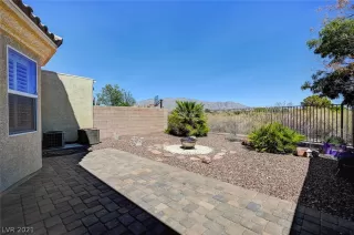 Photo #3: 2328385 Listing